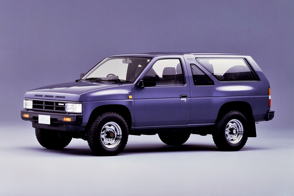 Nissan Pathfinder generasi pertama