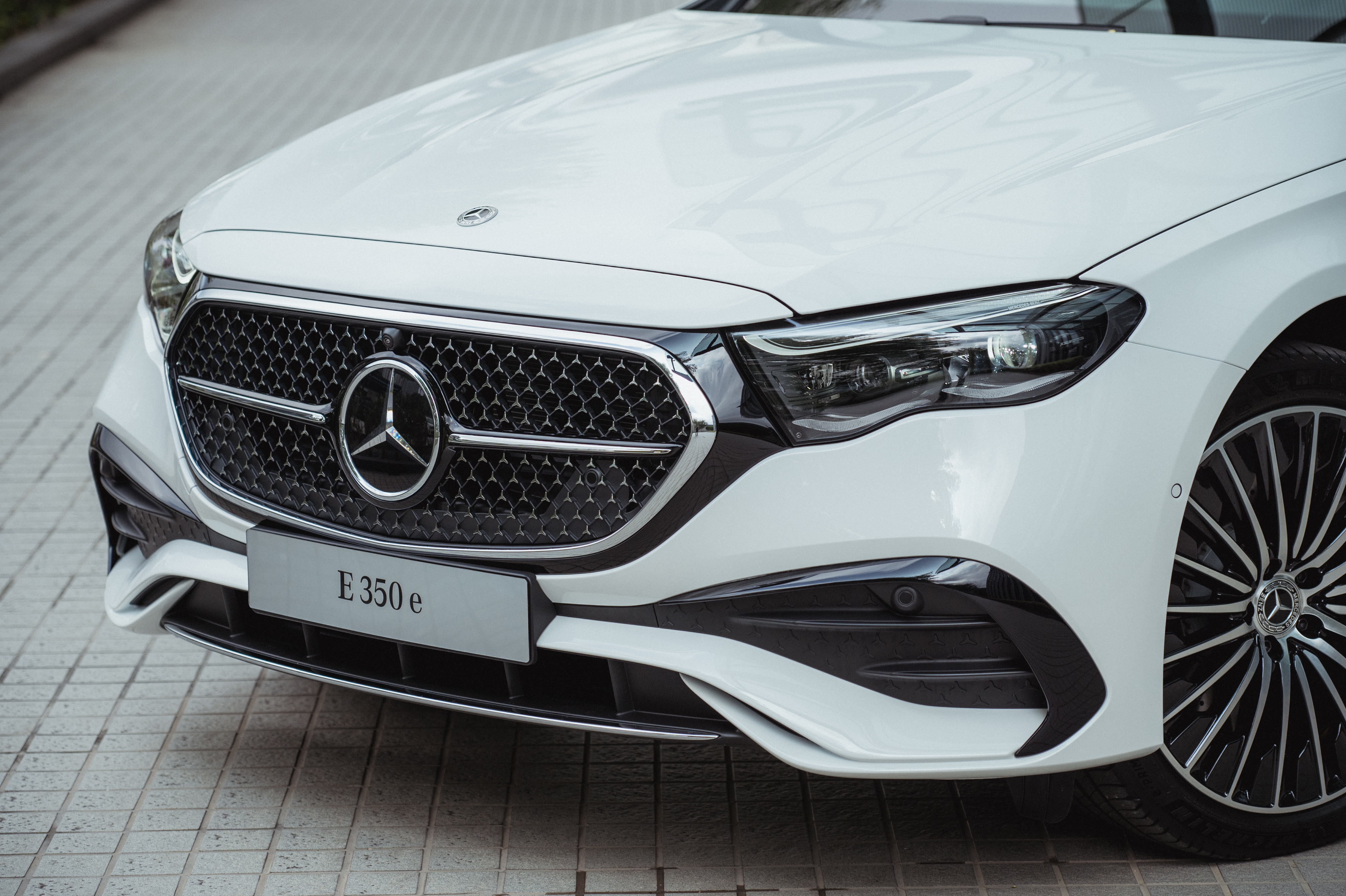 Mercedes-Benz E-Class 2024 rasmi dilancarkan, E350e, E200 - dari RM355 ...