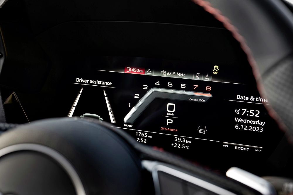Audi S3 Sportback dan Saloon 2024.