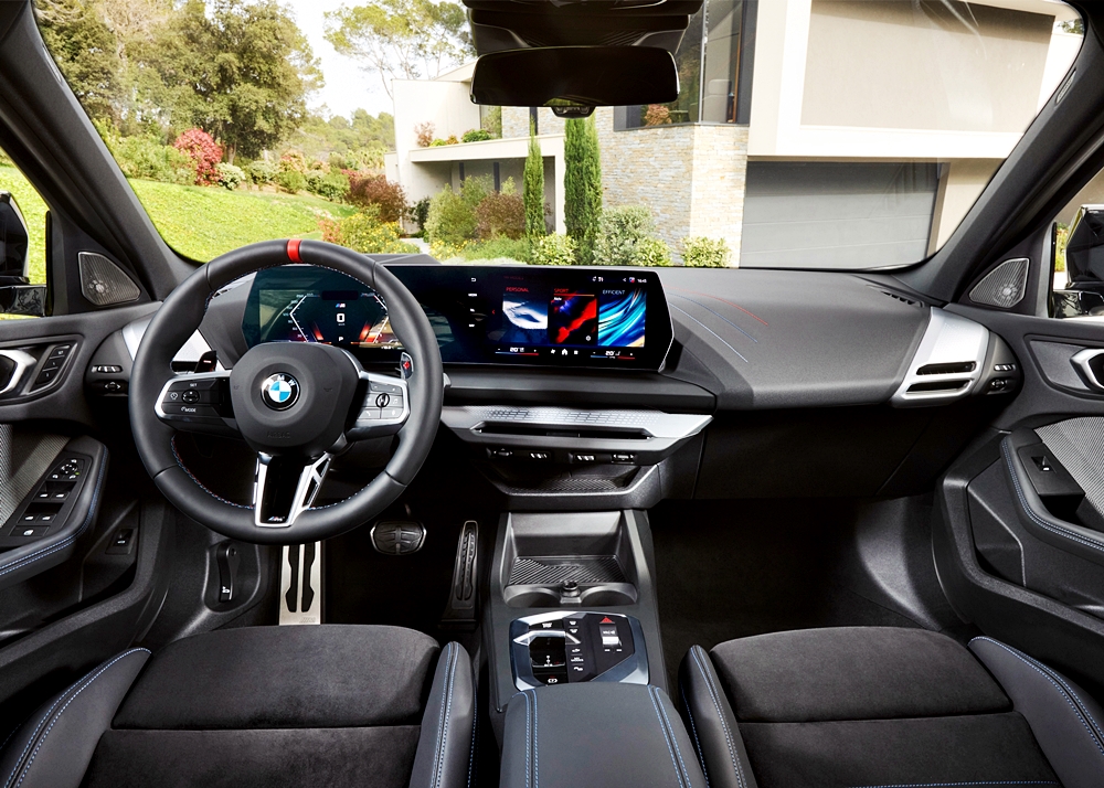 BMW M135 xDrive 2025