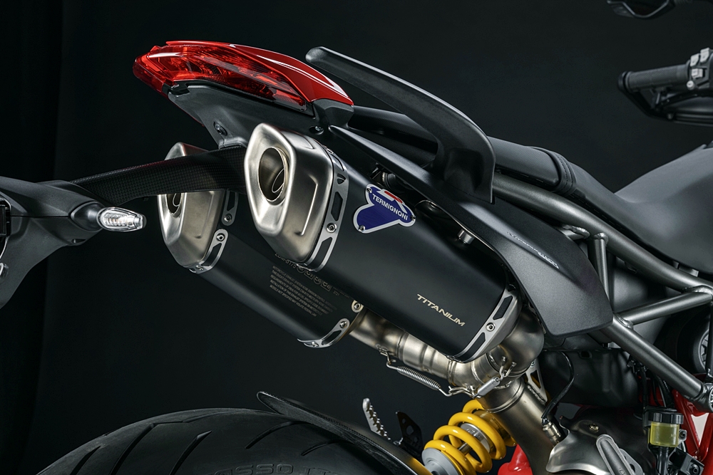 Ducati Hypermotard dengan pakej aksesori