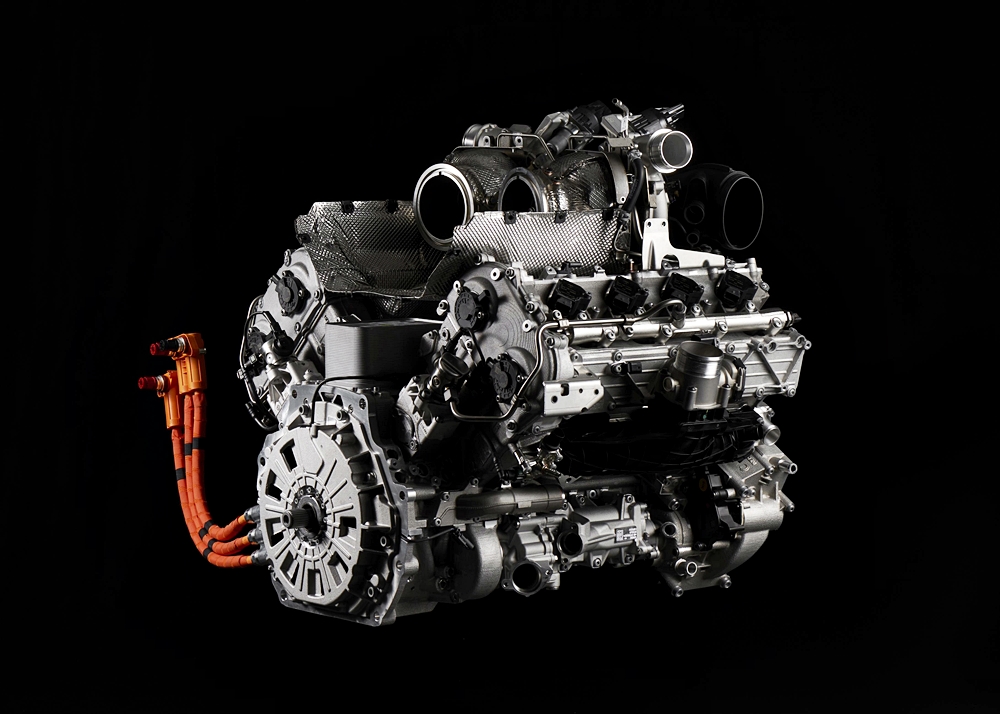 Enjin V8 turbo berkembar hibrid Lamborghini 2024