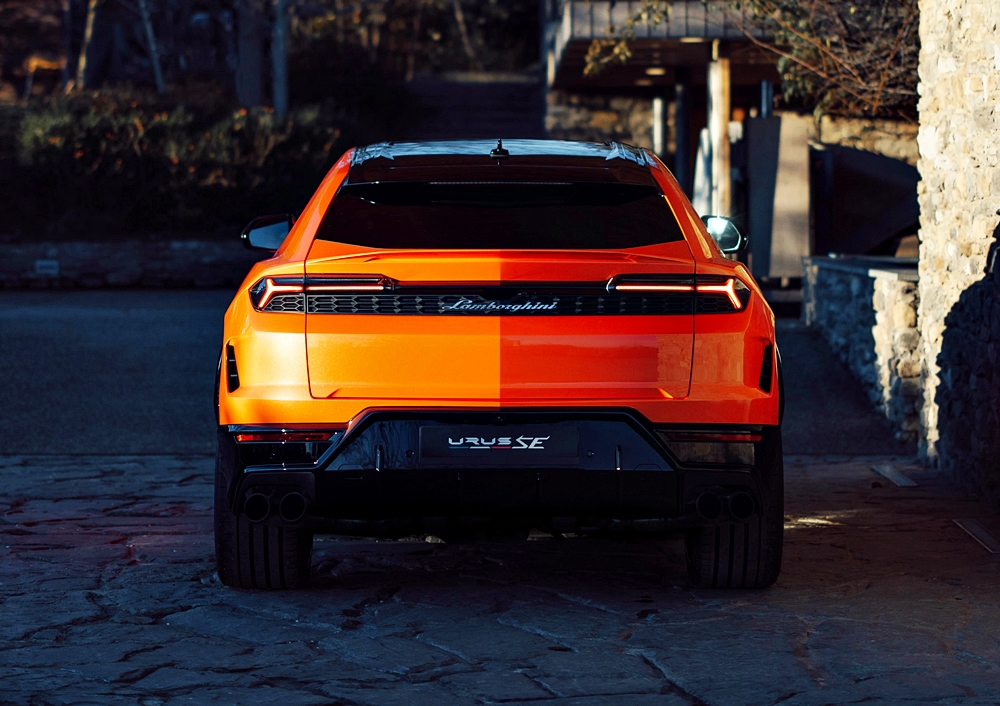 Lamborghini URUS SE 2025