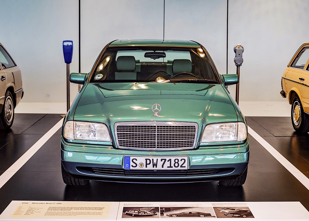 Mercedes-Benz C 280 (W 202) - Designo Green Metallic. Foto: Thomas Niedermüller