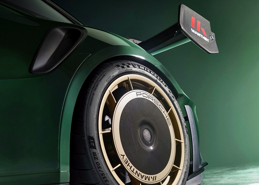 Porsche 911 GT3 RS dengan kit Manthey