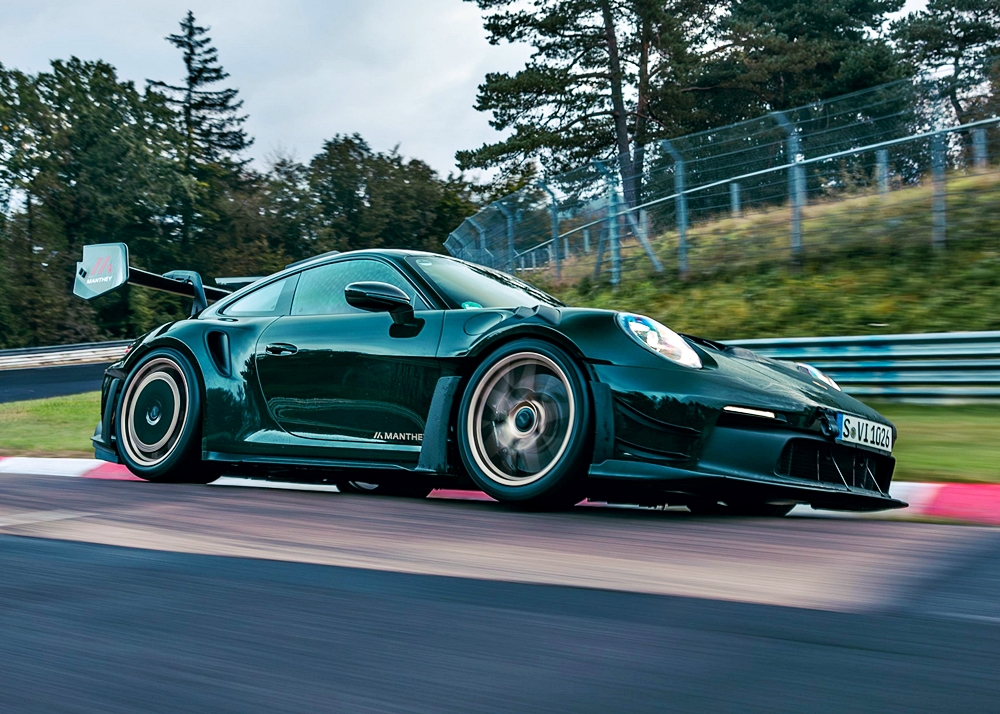 Porsche 911 GT3 RS dengan kit Manthey