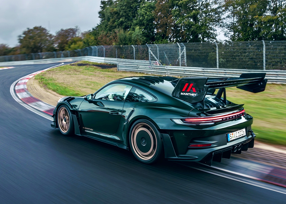 Porsche 911 GT3 RS dengan kit Manthey