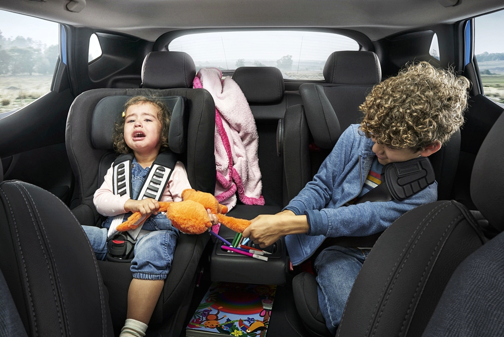 Anak-anak menyebabkan ibu bapa hilang tumpuan sewaktu memandu - Nissan