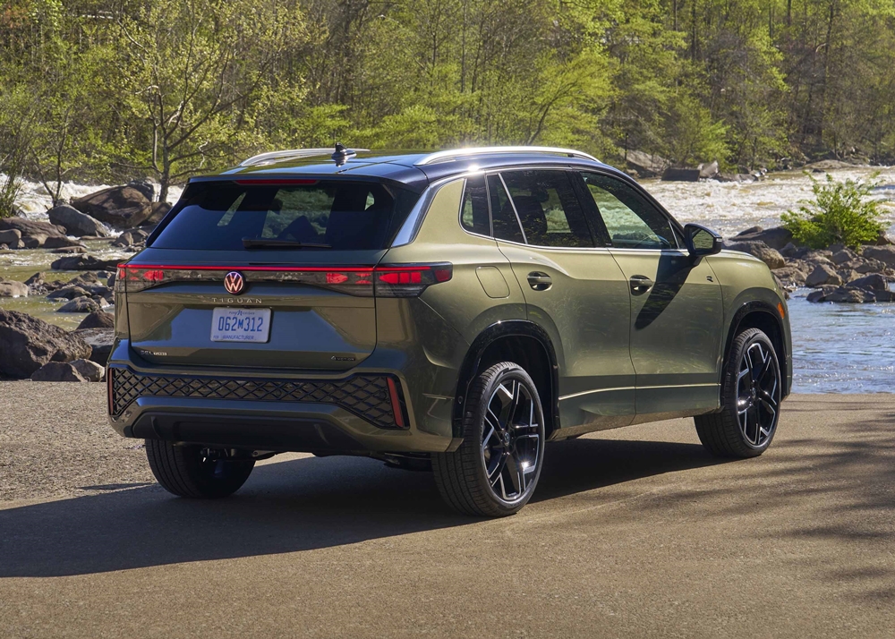 Volkswagen Tiguan SEL R-Line Turbo 2026