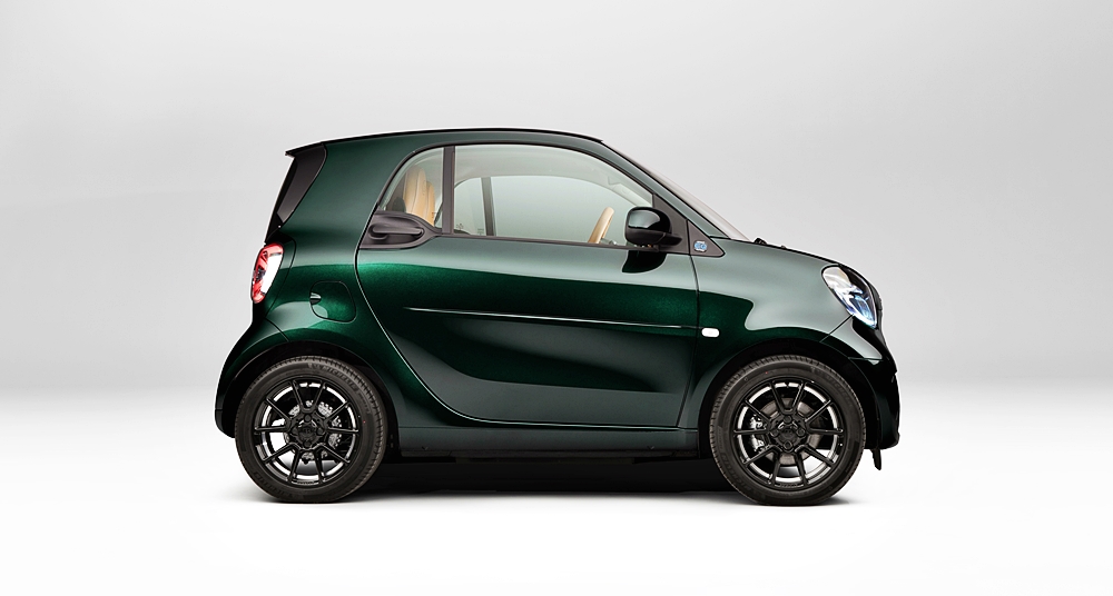 smart EQ fortwo coupé Racing Green Edition BRABUS