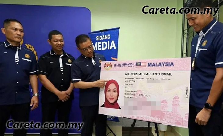 Kad fizikal Lesen Memandu Malaysia yang baharu dilancarkan.