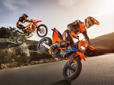 KTM 690 ENDURO R 2026 dan KTM 690 SMC R 2026