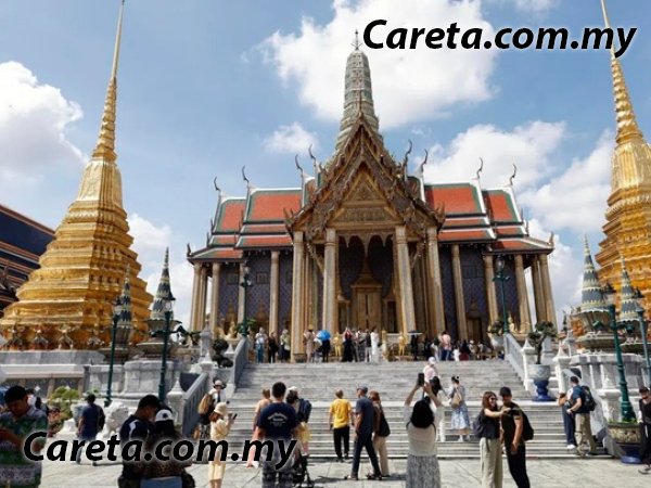 Thailand Proposes 450 Baht Entry Fee for Tourists