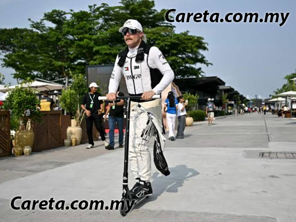 Valtteri Bottas Ditches Flight to Cycle to Singapore