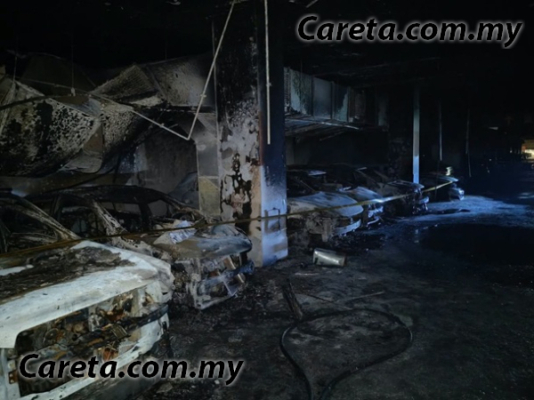10 Cars Destroyed in Johor Bahru City Square Mall Fire